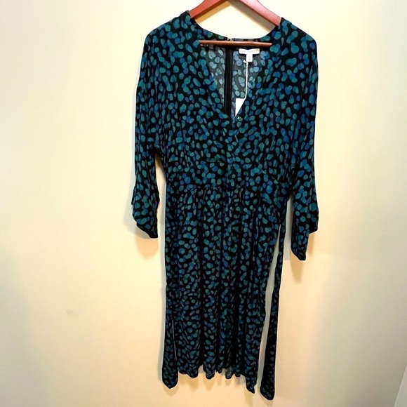 Free Assembly Dresses & Skirts - Midi Dress Black Green/Blue Abstract Dots V-Neck Elbow Sleeve Tie Waist Large